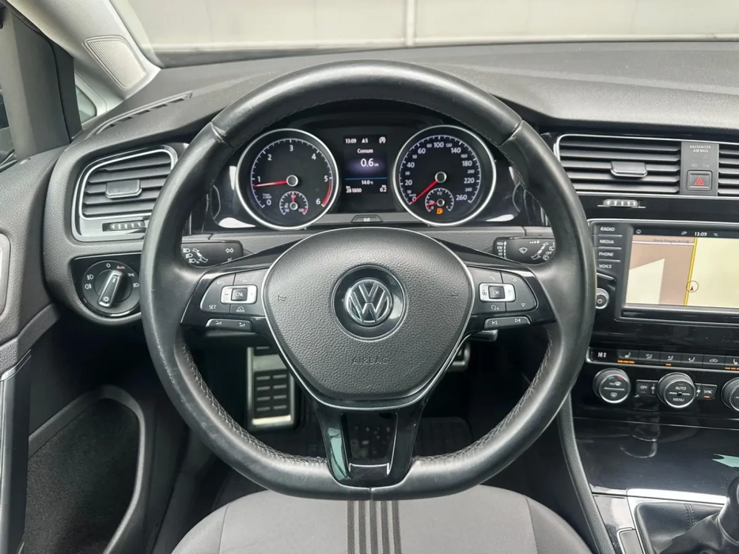 Cumpara/ Vinde online Volkswagen Golf 2017 SH, la cel mai bun pret pentru tine!