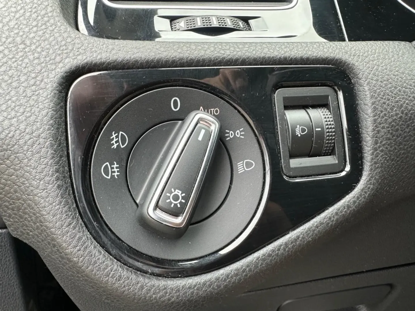 Cumpara/ Vinde online Volkswagen Golf 2017 SH, la cel mai bun pret pentru tine!