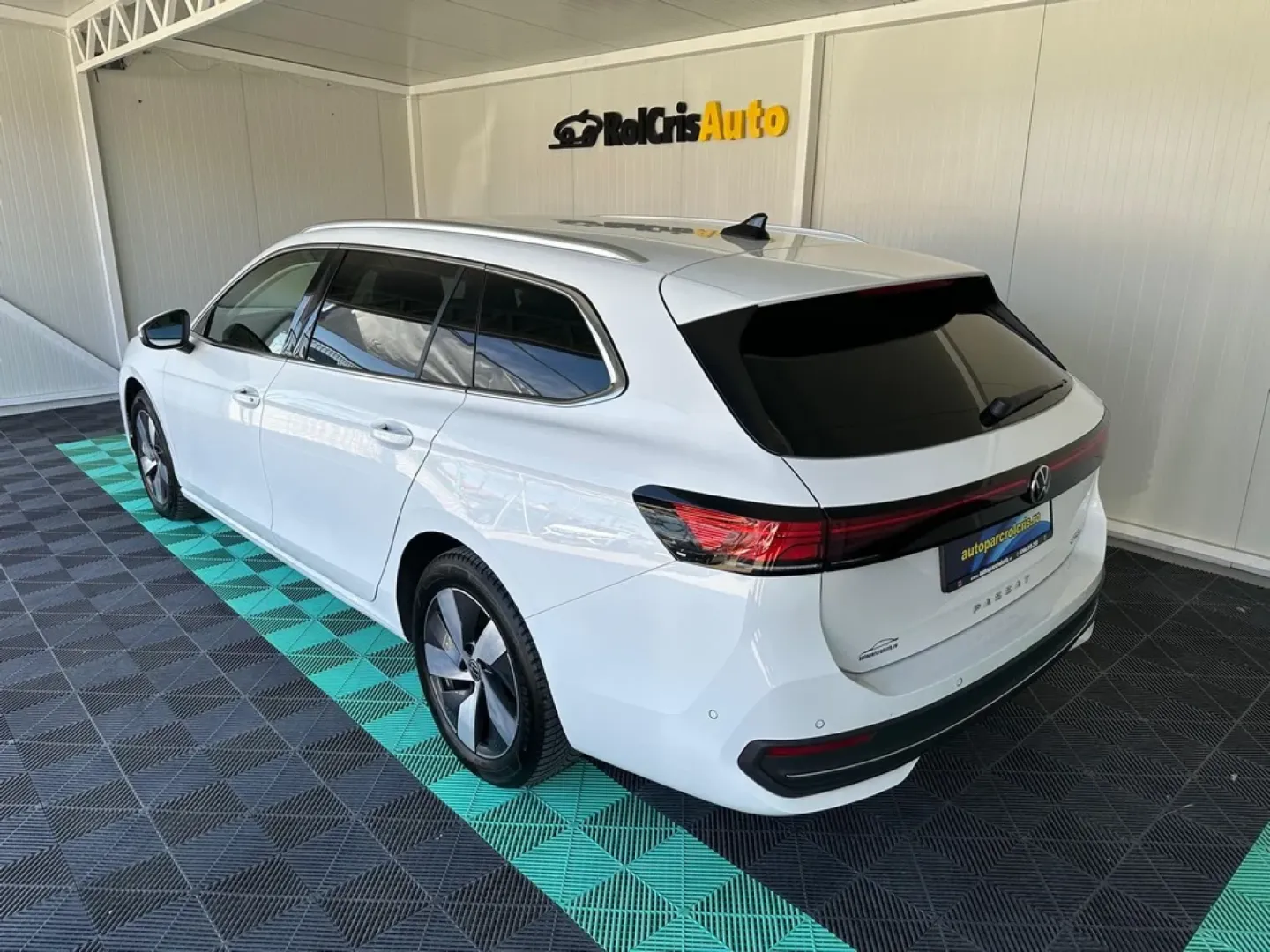 Cumpara/ Vinde online Volkswagen Passat 2025 SH, la cel mai bun pret pentru tine!