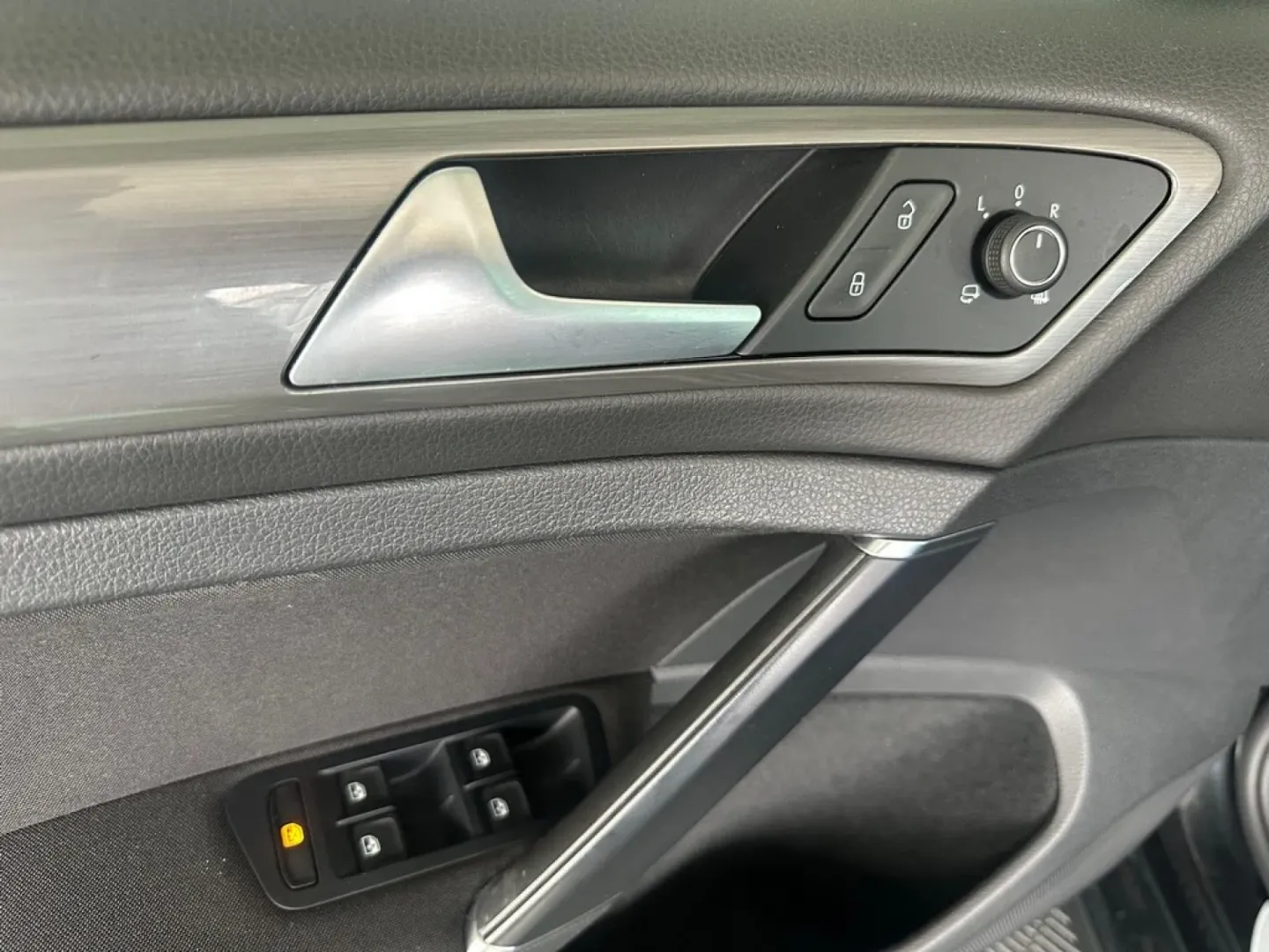 Cumpara/ Vinde online Volkswagen Golf 2017 SH, la cel mai bun pret pentru tine!