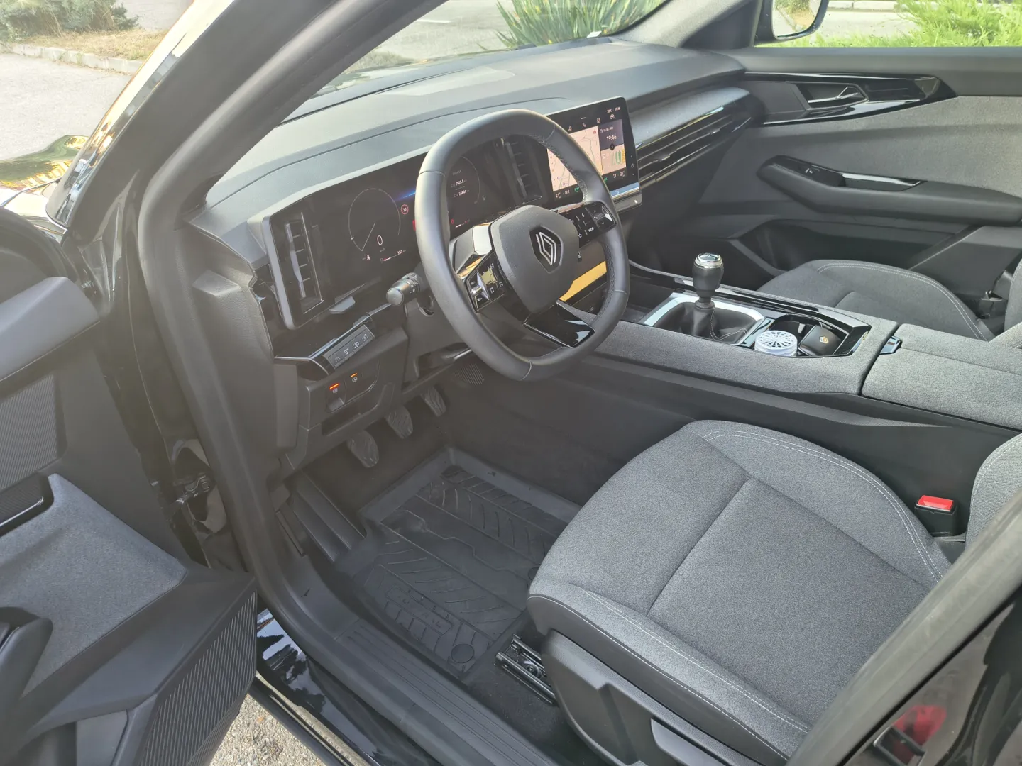 Cumpara/ Vinde online Renault Austral 2023 SH, la cel mai bun pret pentru tine!
