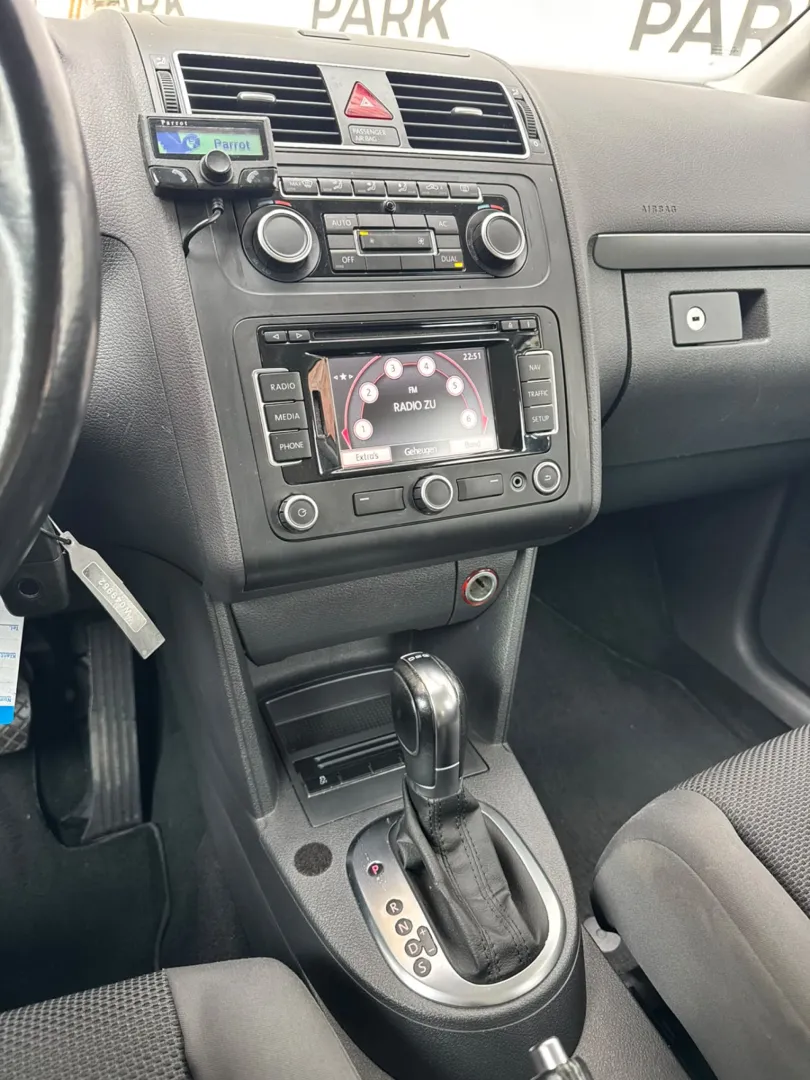 Cumpara/ Vinde online Volkswagen Touran 2010 SH, la cel mai bun pret pentru tine!