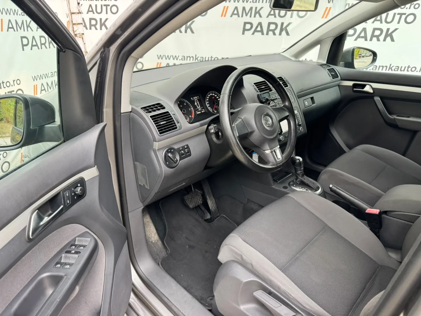 Cumpara/ Vinde online Volkswagen Touran 2010 SH, la cel mai bun pret pentru tine!