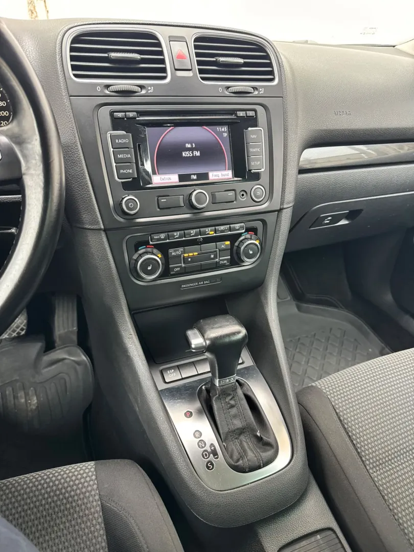 Cumpara/ Vinde online Volkswagen Golf 2010 SH, la cel mai bun pret pentru tine!
