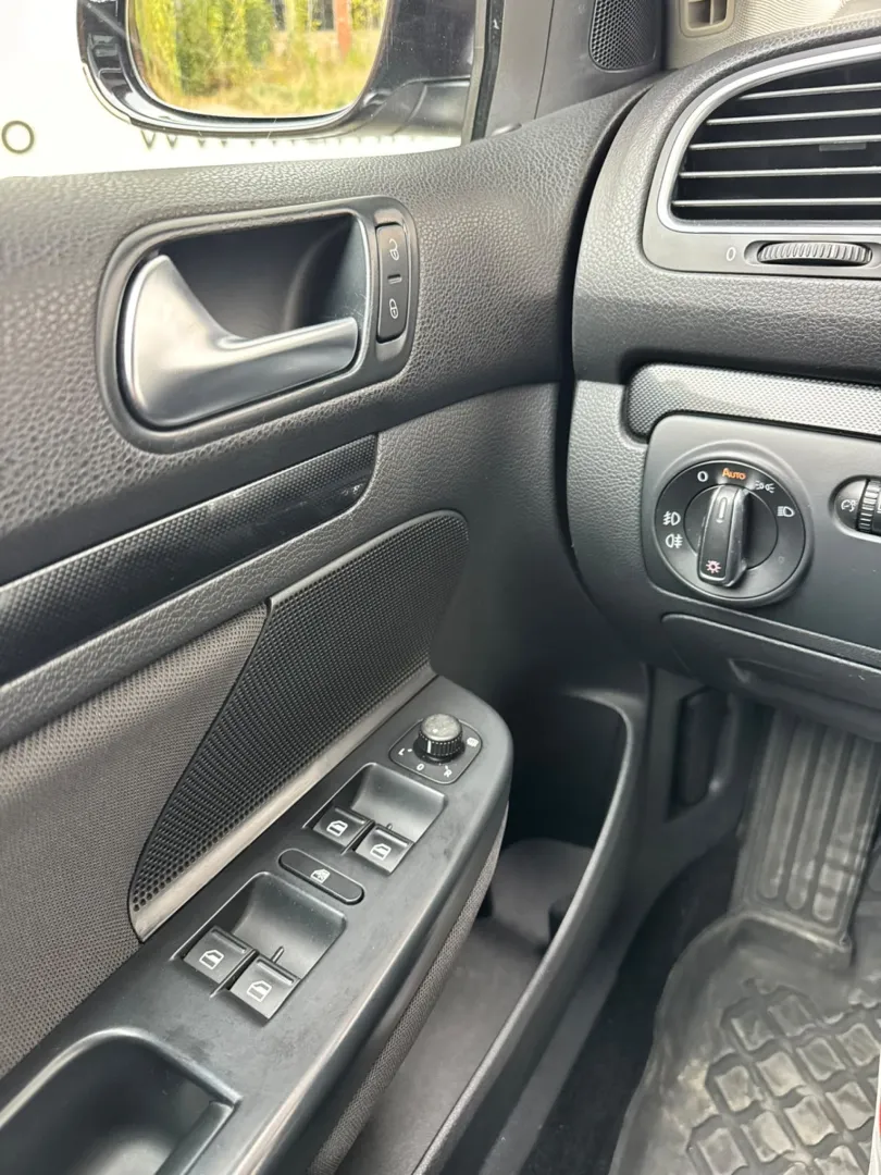 Cumpara/ Vinde online Volkswagen Golf 2010 SH, la cel mai bun pret pentru tine!