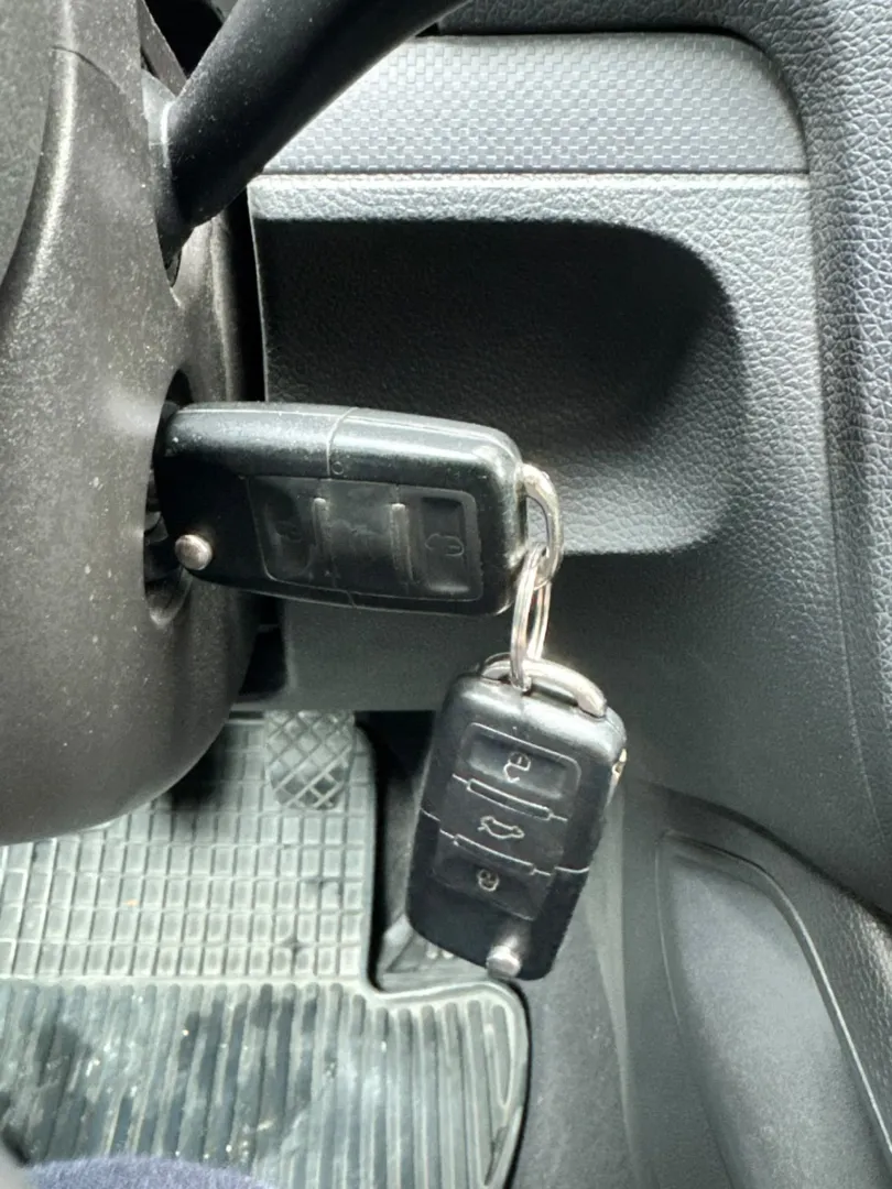 Cumpara/ Vinde online Volkswagen Golf 2004 SH, la cel mai bun pret pentru tine!