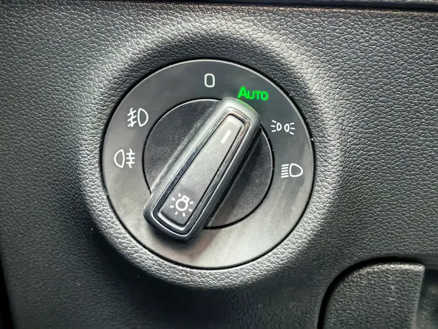 Cumpara/ Vinde online Skoda Karoq 2020 SH, la cel mai bun pret pentru tine!