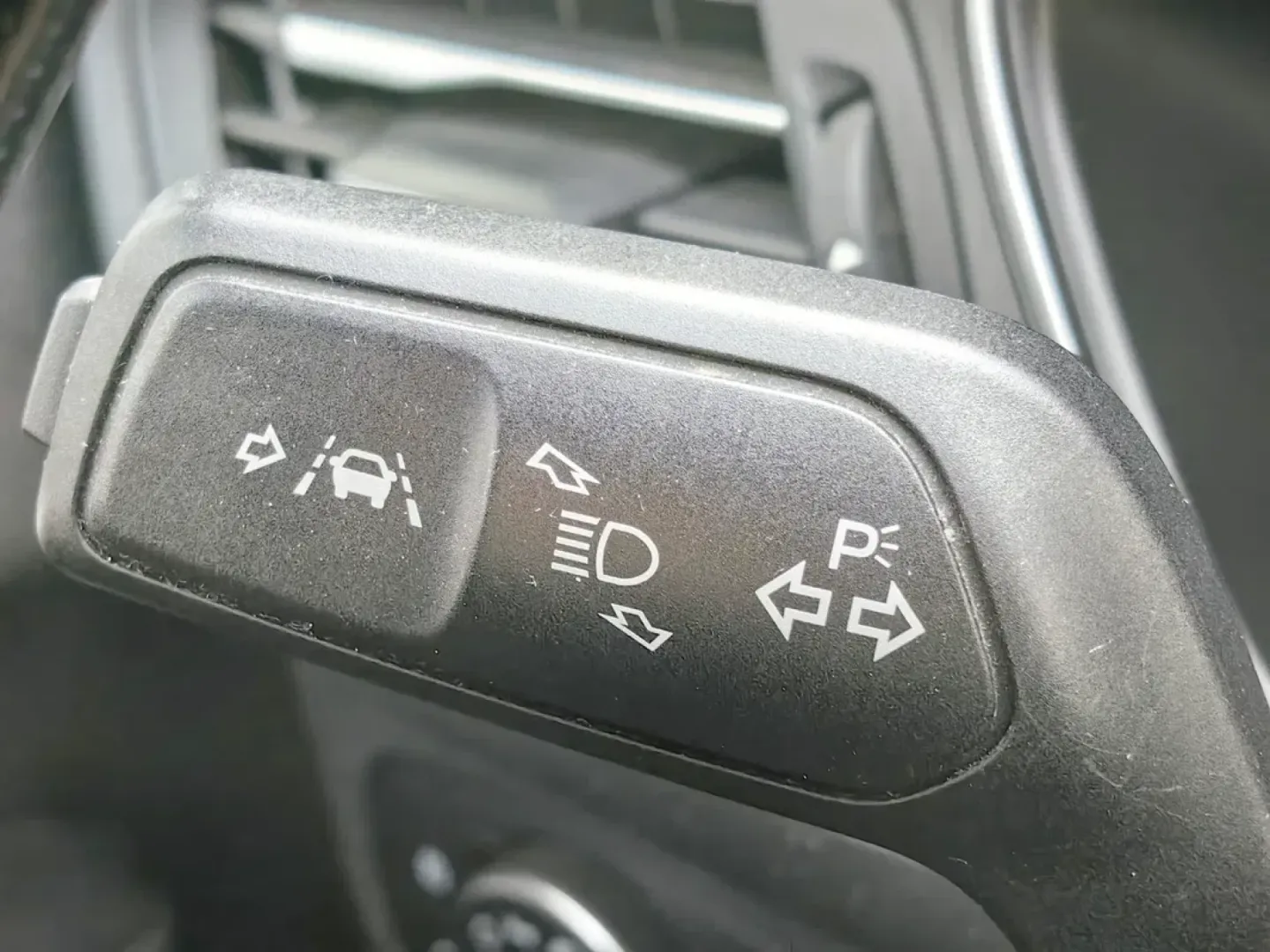 Cumpara/ Vinde online Ford Focus 2020 SH, la cel mai bun pret pentru tine!