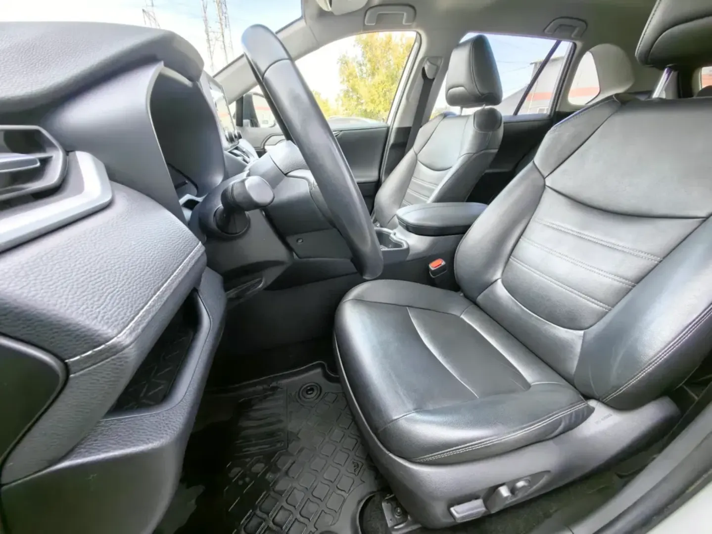 Cumpara/ Vinde online Toyota RAV 4 2021 SH, la cel mai bun pret pentru tine!