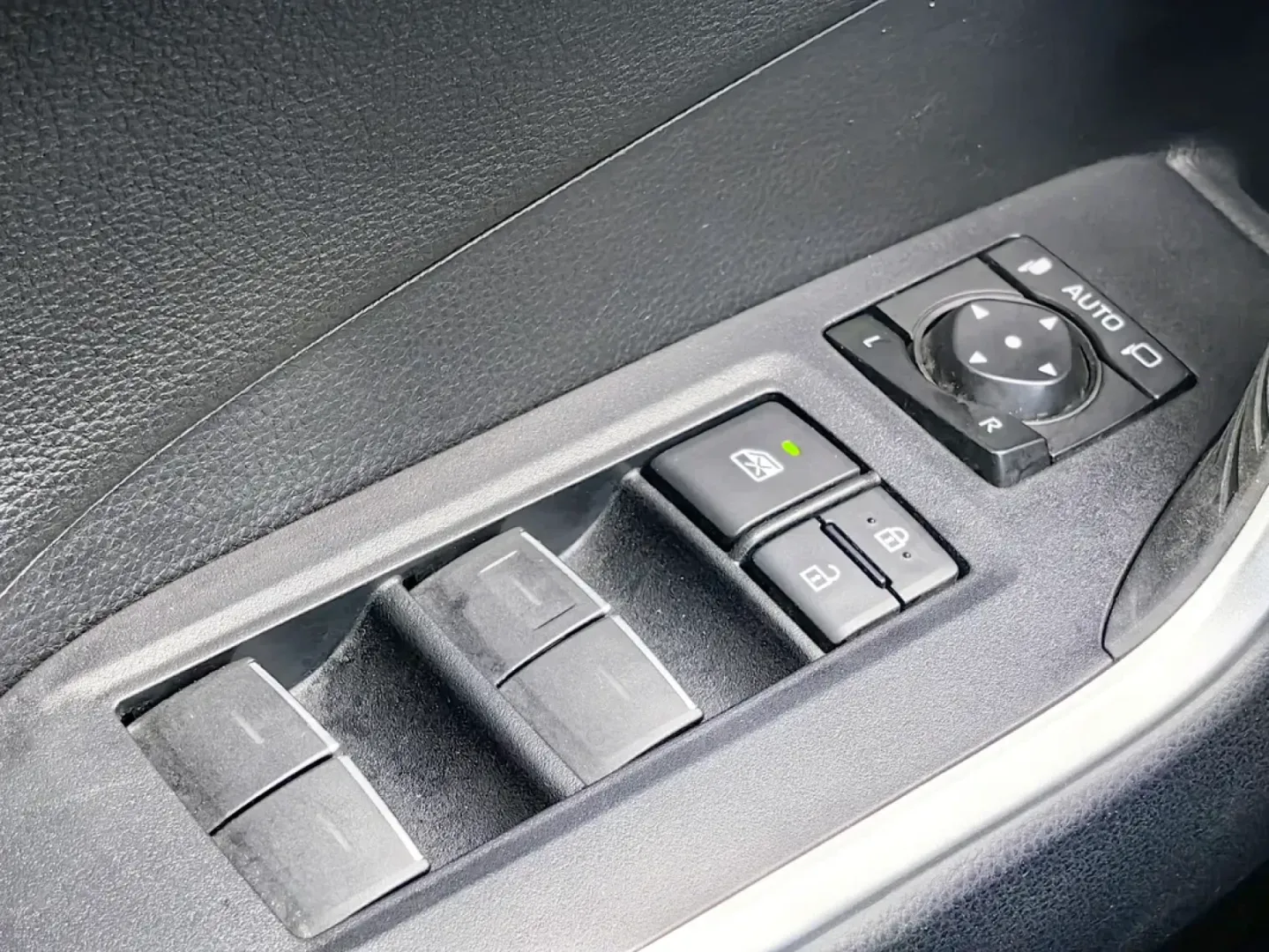 Cumpara/ Vinde online Toyota RAV 4 2021 SH, la cel mai bun pret pentru tine!