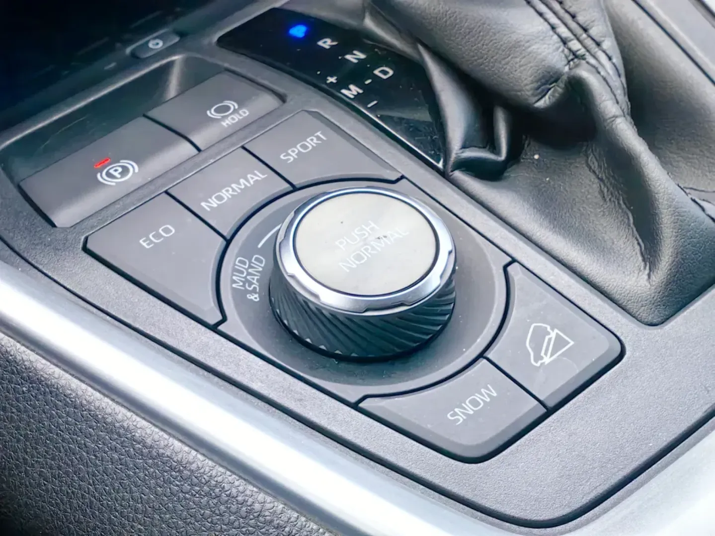 Cumpara/ Vinde online Toyota RAV 4 2021 SH, la cel mai bun pret pentru tine!