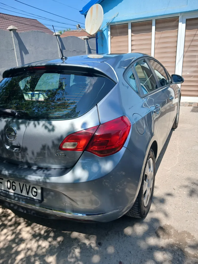 Cumpara/ Vinde online Opel Astra 2014 SH, la cel mai bun pret pentru tine!
