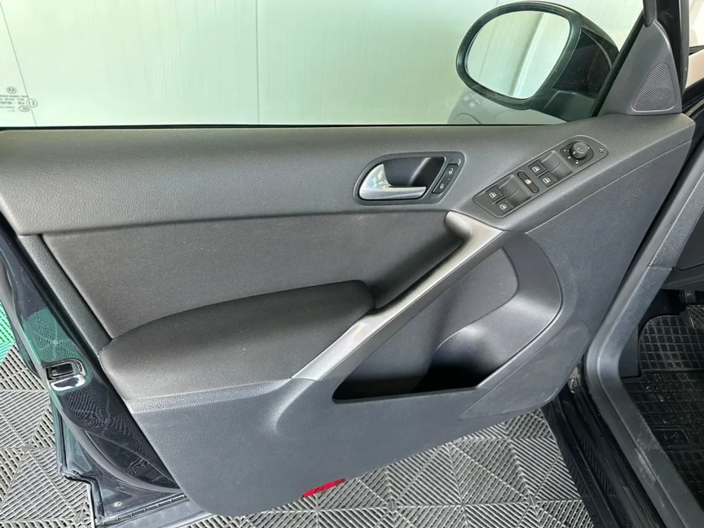 Cumpara/ Vinde online Volkswagen Tiguan 2008 SH, la cel mai bun pret pentru tine!