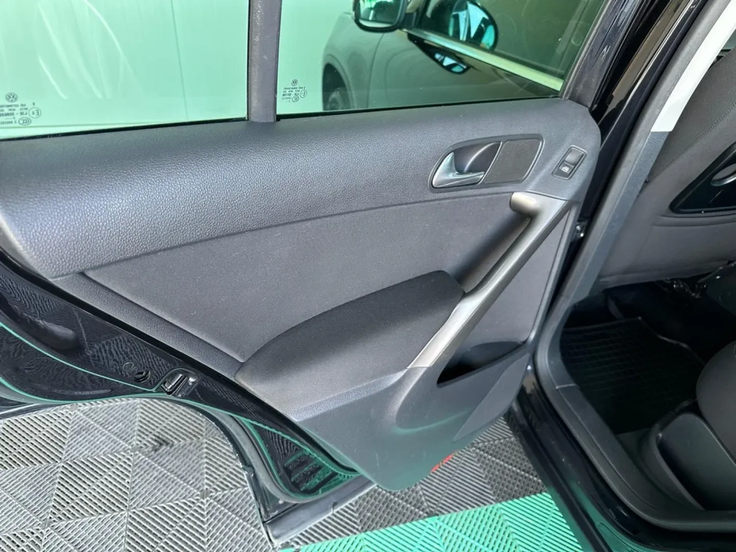 Cumpara/ Vinde online Volkswagen Tiguan 2008 SH, la cel mai bun pret pentru tine!