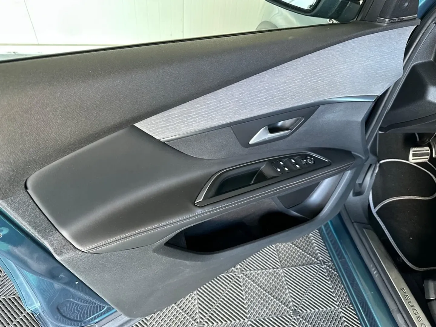 Cumpara/ Vinde online Peugeot 5008 2018 SH, la cel mai bun pret pentru tine!