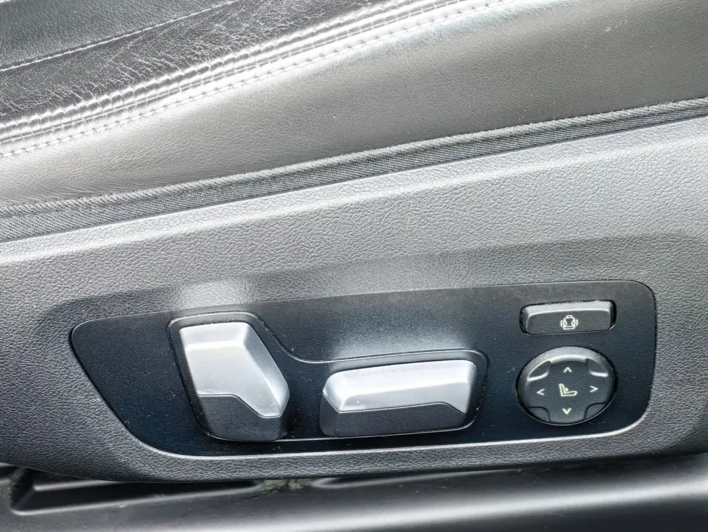 Cumpara/ Vinde online BMW M4 2023 SH, la cel mai bun pret pentru tine!