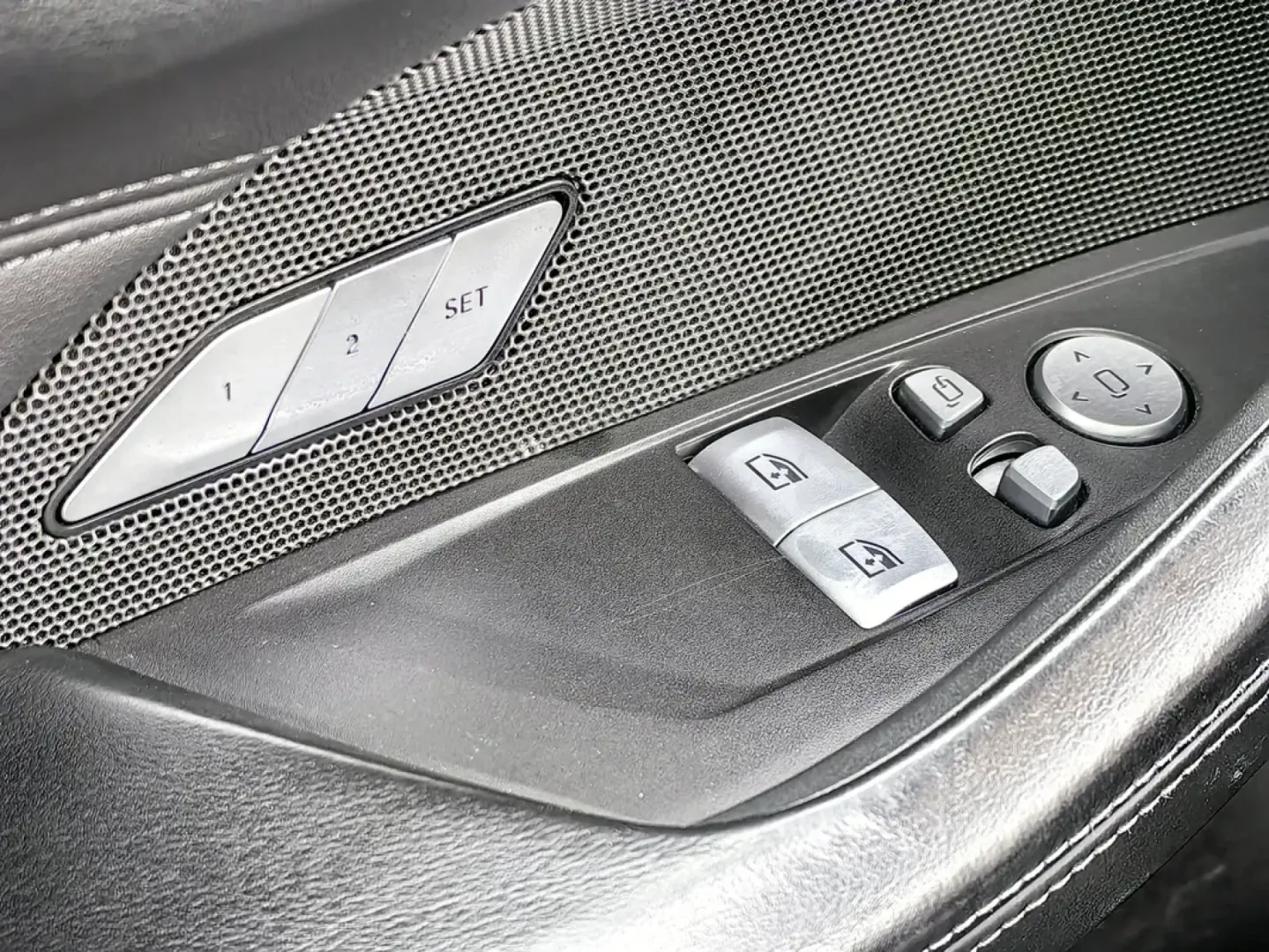 Cumpara/ Vinde online BMW M4 2023 SH, la cel mai bun pret pentru tine!