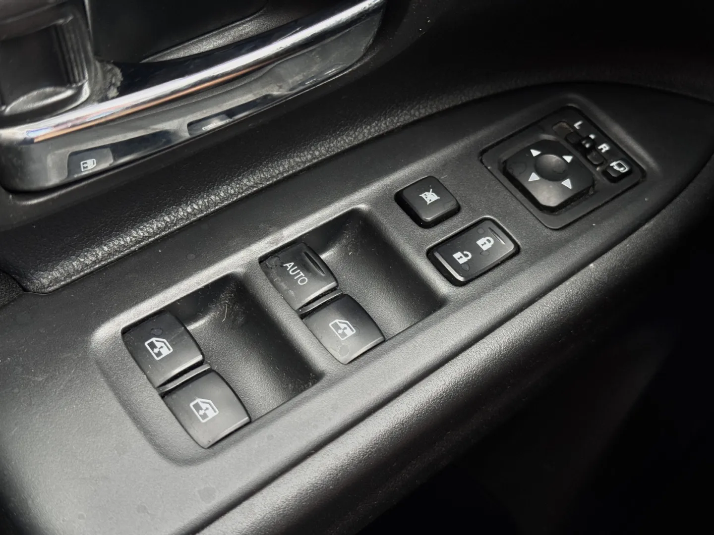 Cumpara/ Vinde online Mitsubishi Outlander 2017 SH, la cel mai bun pret pentru tine!