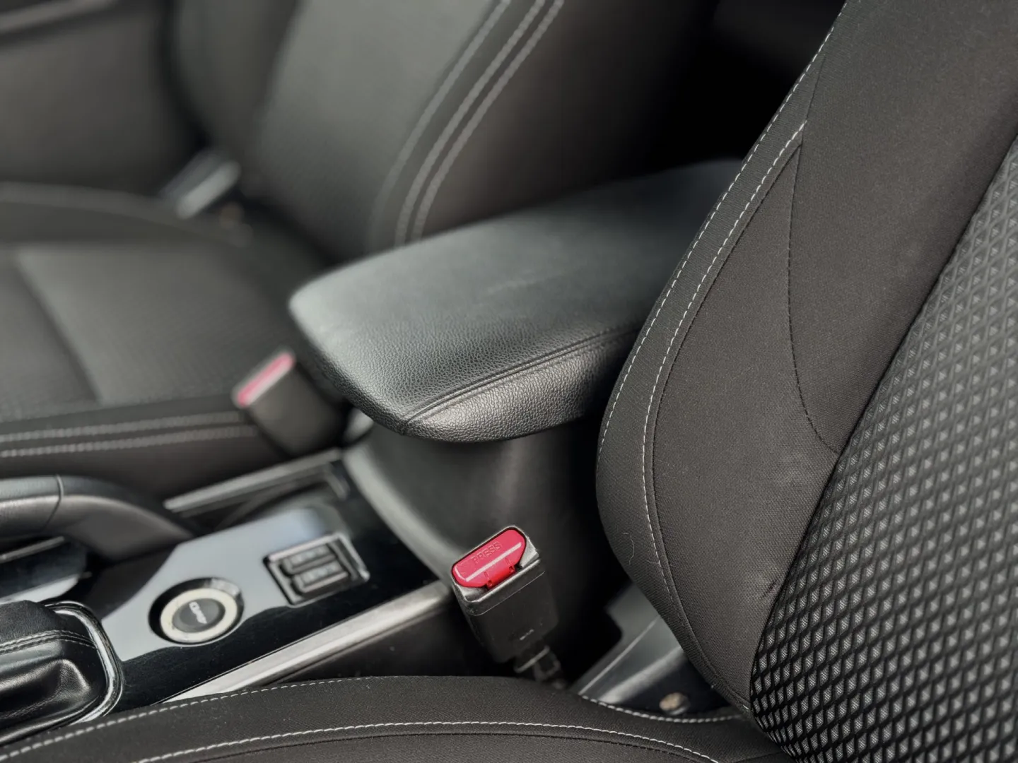 Cumpara/ Vinde online Mitsubishi Outlander 2017 SH, la cel mai bun pret pentru tine!