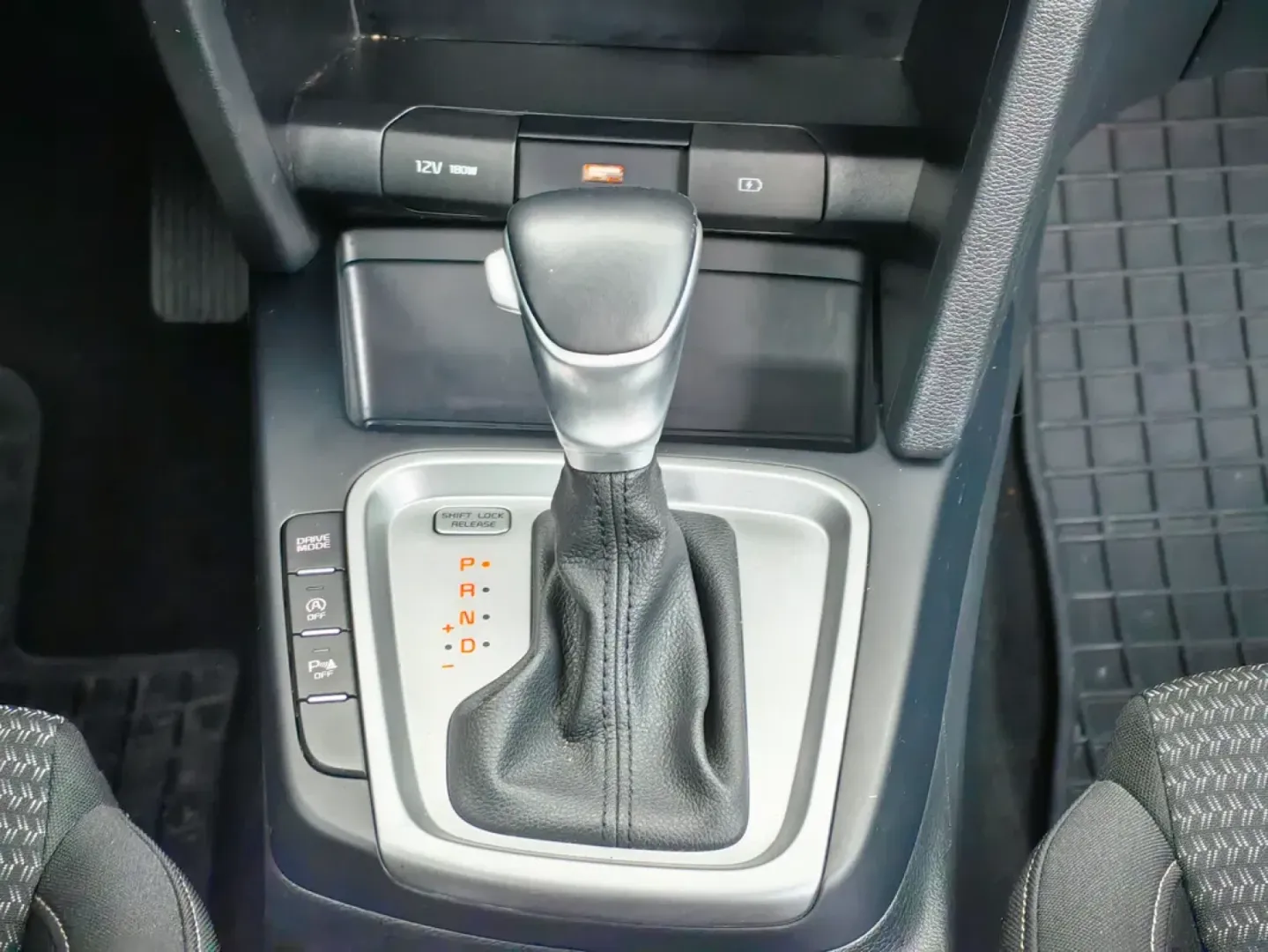 Cumpara/ Vinde online Kia Ceed 2022 SH, la cel mai bun pret pentru tine!