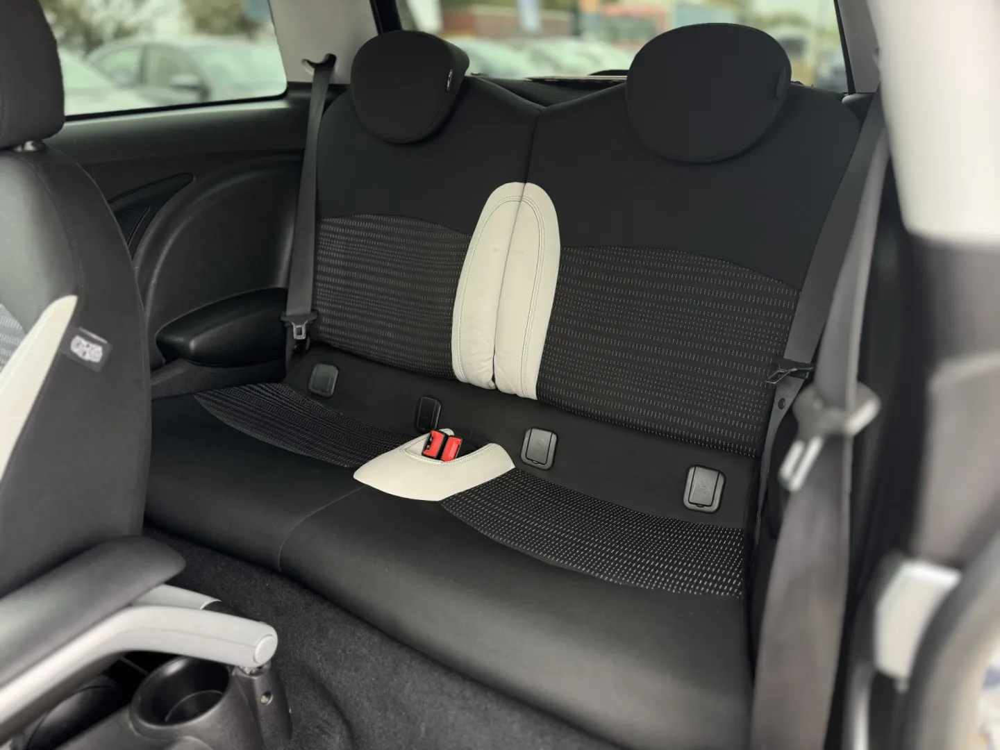 Cumpara/ Vinde online MINI Cooper S 2010 SH, la cel mai bun pret pentru tine!