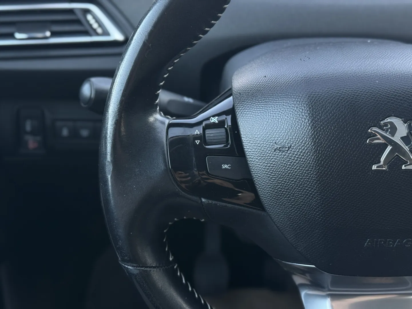 Cumpara/ Vinde online Peugeot 308 2015 SH, la cel mai bun pret pentru tine!
