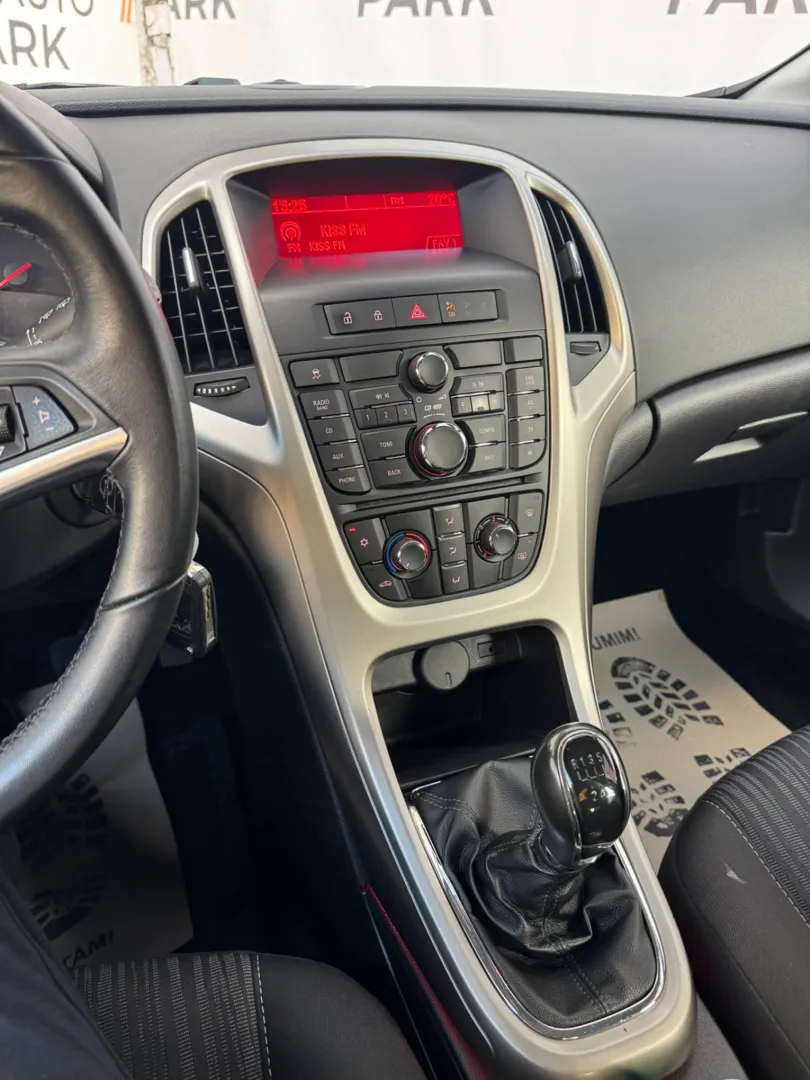 Cumpara/ Vinde online Opel Astra 2011 SH, la cel mai bun pret pentru tine!