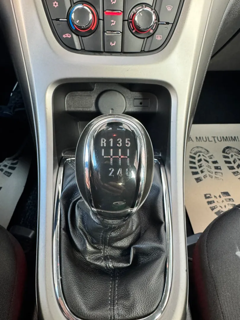 Cumpara/ Vinde online Opel Astra 2011 SH, la cel mai bun pret pentru tine!
