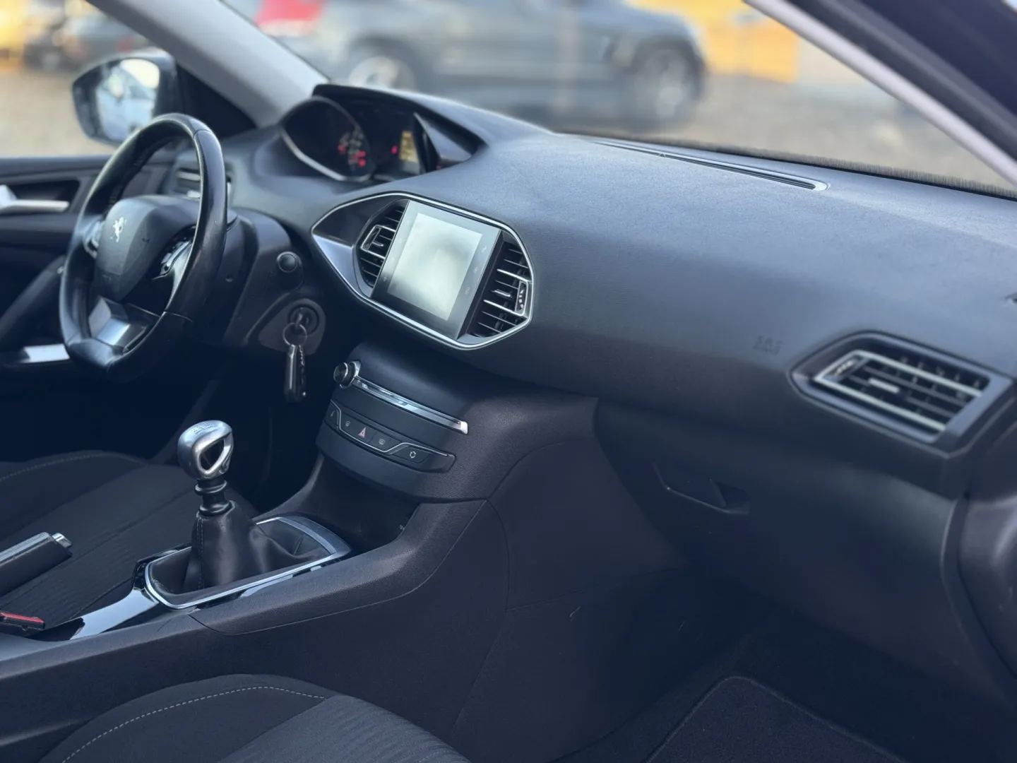 Cumpara/ Vinde online Peugeot 308 2015 SH, la cel mai bun pret pentru tine!