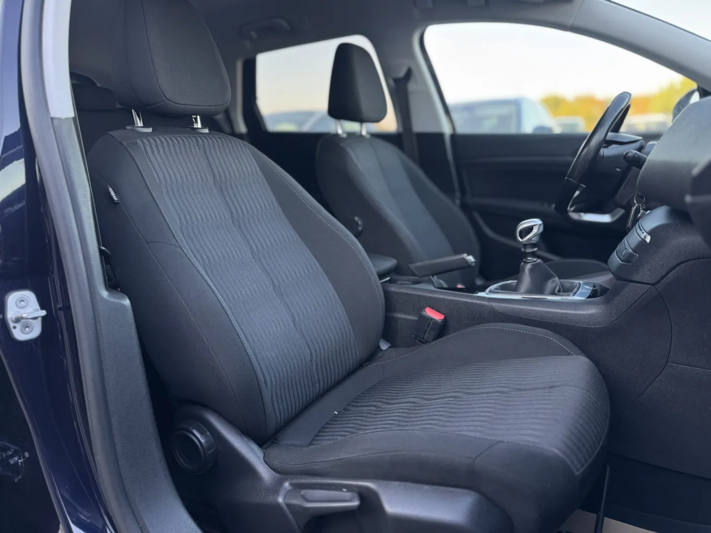 Cumpara/ Vinde online Peugeot 308 2015 SH, la cel mai bun pret pentru tine!