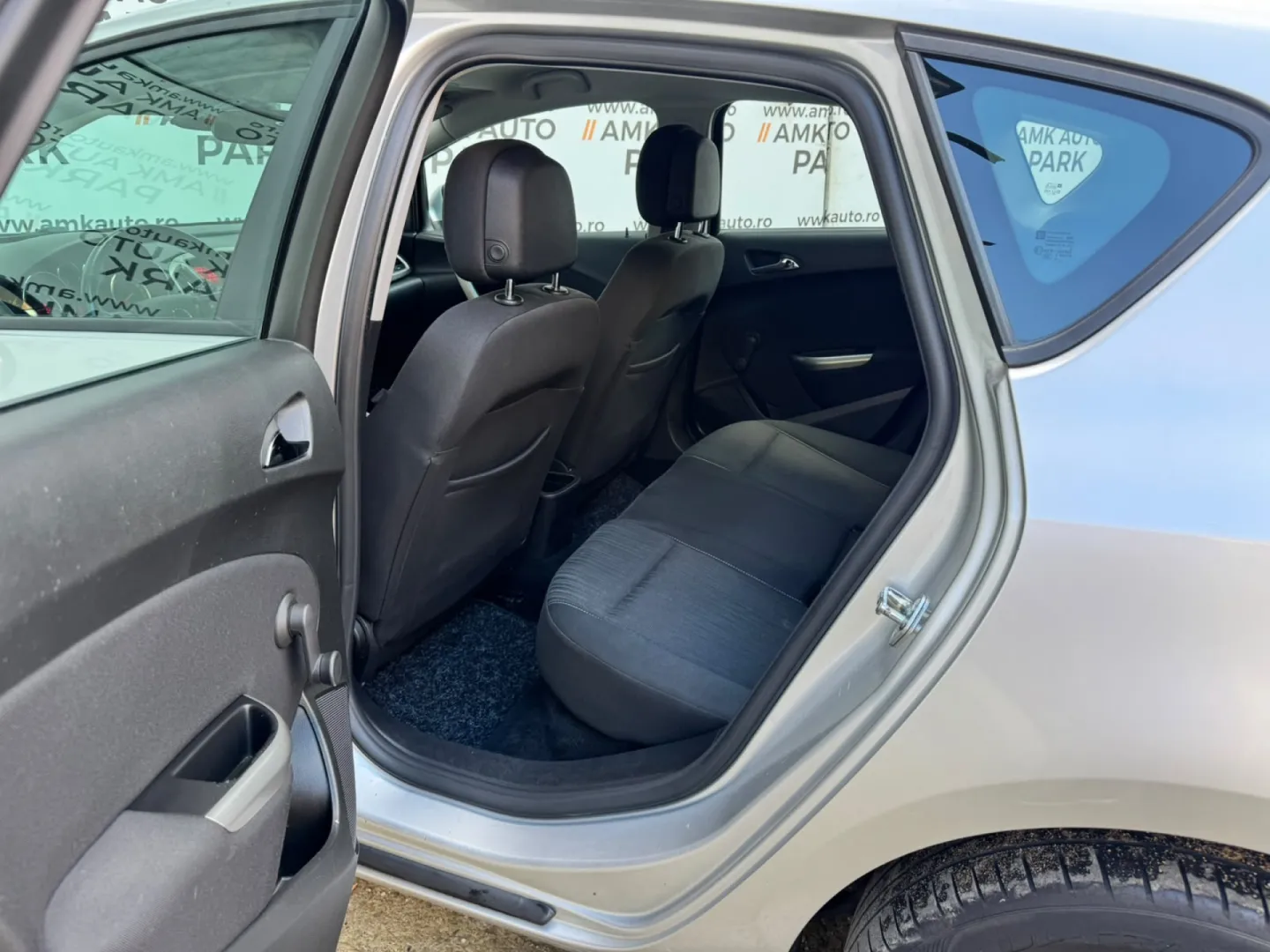 Cumpara/ Vinde online Opel Astra 2011 SH, la cel mai bun pret pentru tine!