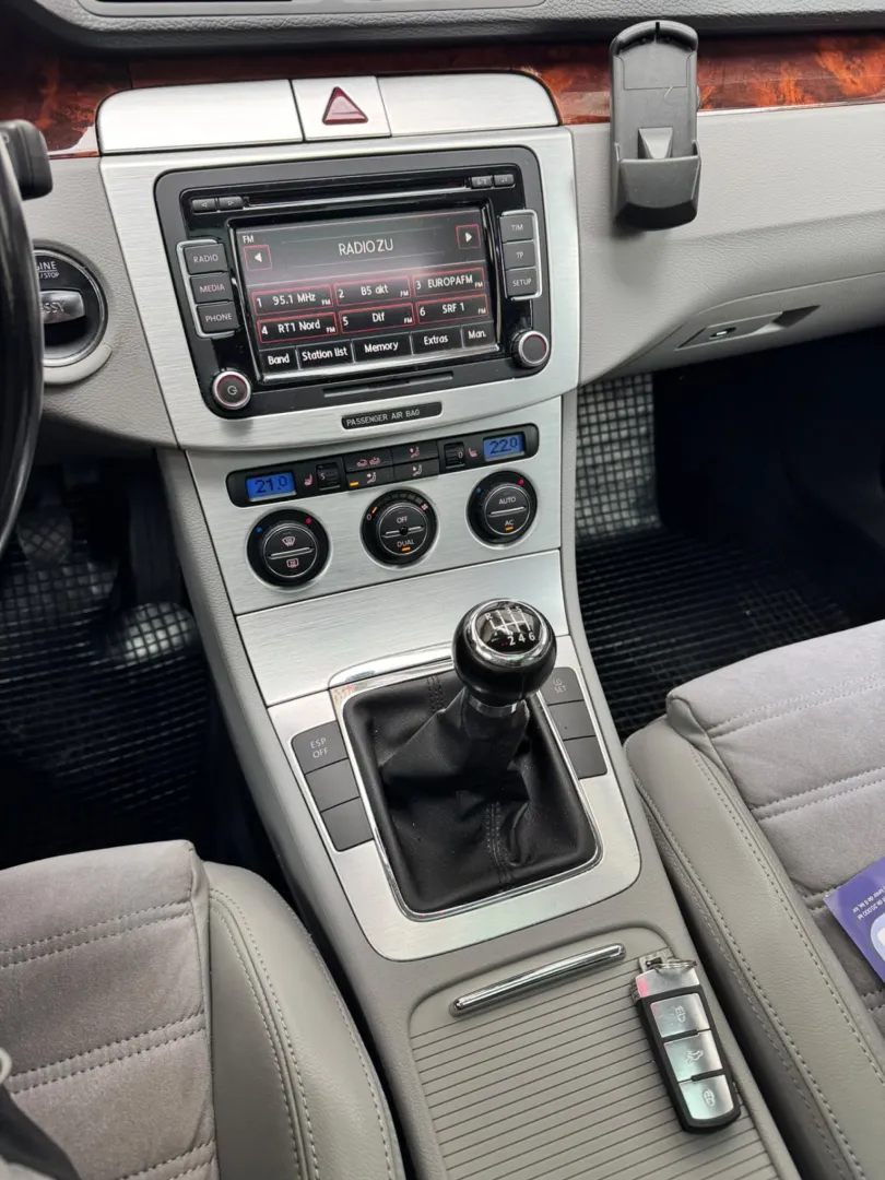 Cumpara/ Vinde online Volkswagen Passat 2009 SH, la cel mai bun pret pentru tine!