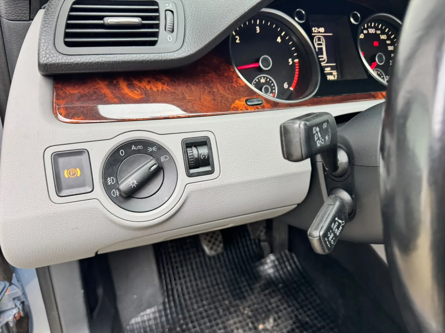 Cumpara/ Vinde online Volkswagen Passat 2009 SH, la cel mai bun pret pentru tine!