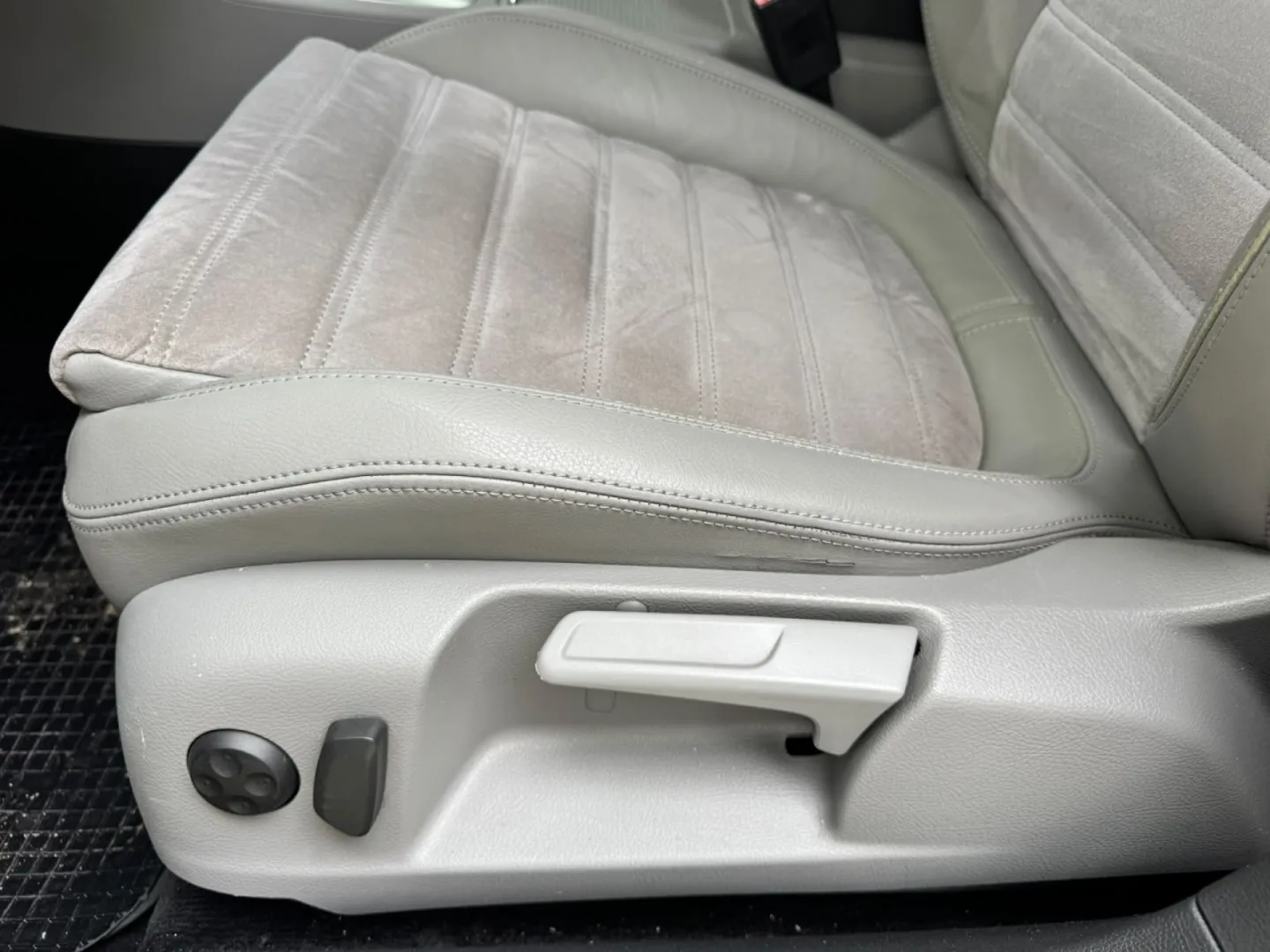 Cumpara/ Vinde online Volkswagen Passat 2009 SH, la cel mai bun pret pentru tine!