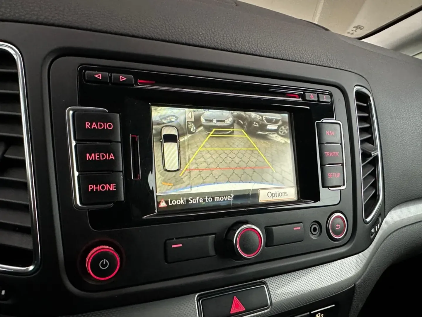 Cumpara/ Vinde online Volkswagen Sharan 2013 SH, la cel mai bun pret pentru tine!