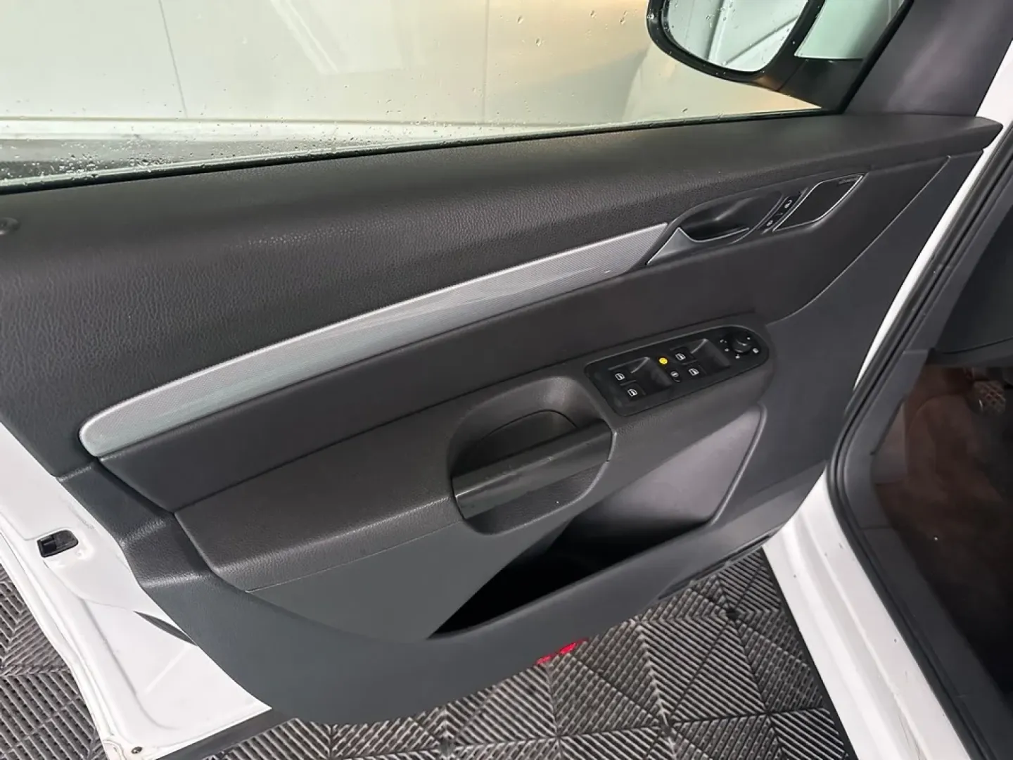 Cumpara/ Vinde online Volkswagen Sharan 2013 SH, la cel mai bun pret pentru tine!