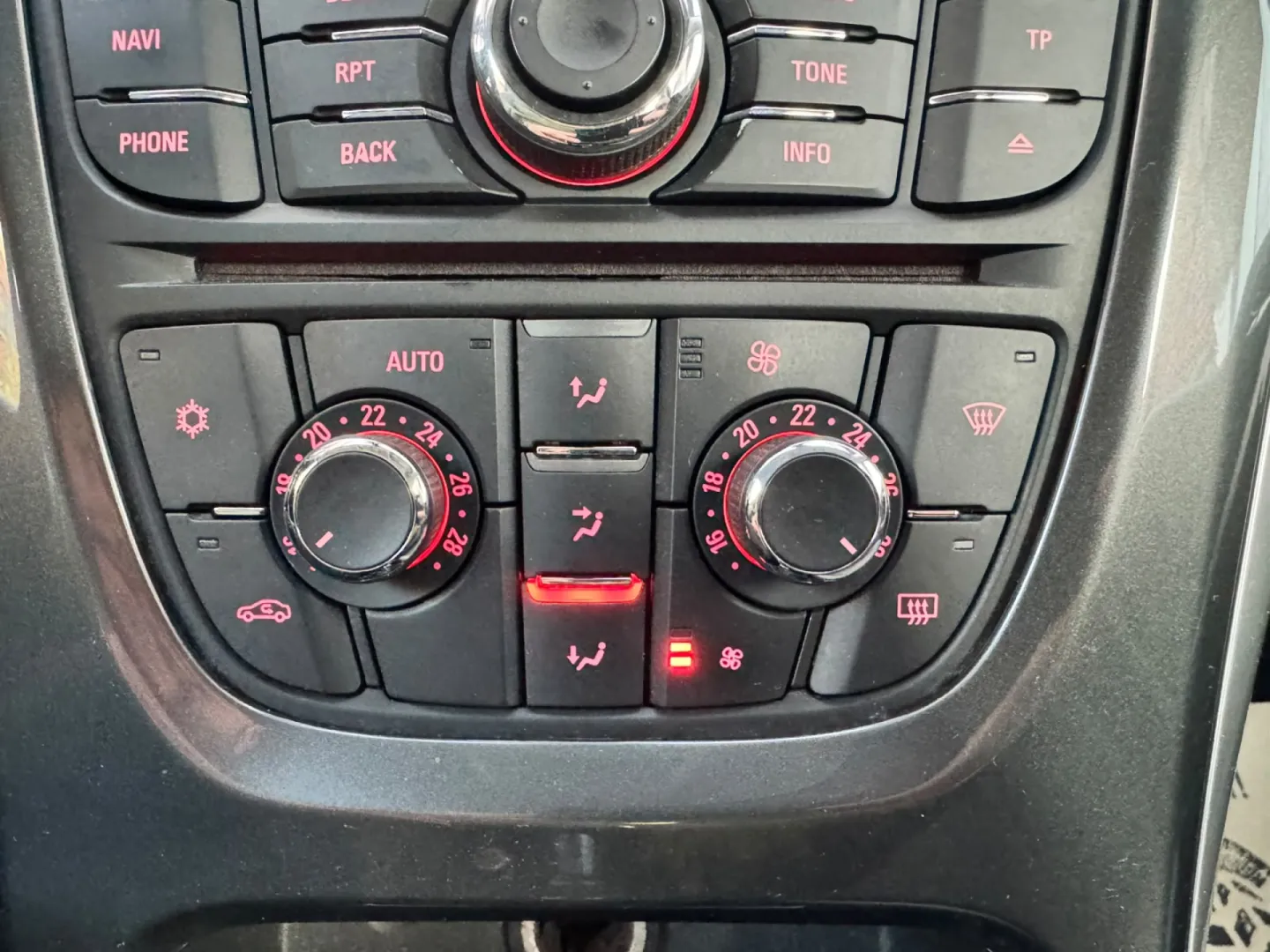 Cumpara/ Vinde online Opel Astra 2013 SH, la cel mai bun pret pentru tine!