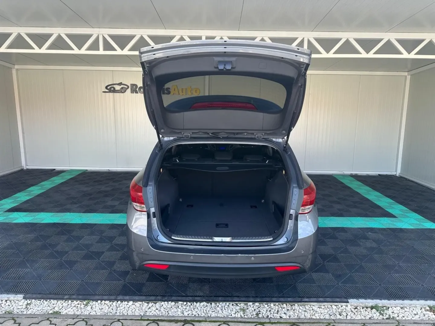 HYUNDAI i40 2011 — imagine 32