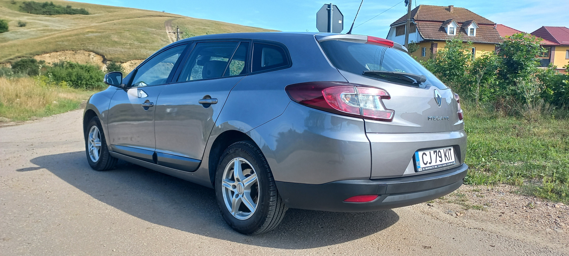 Cumpara/ Vinde online Renault  Megane 2010 SH, la cel mai bun pret pentru tine!