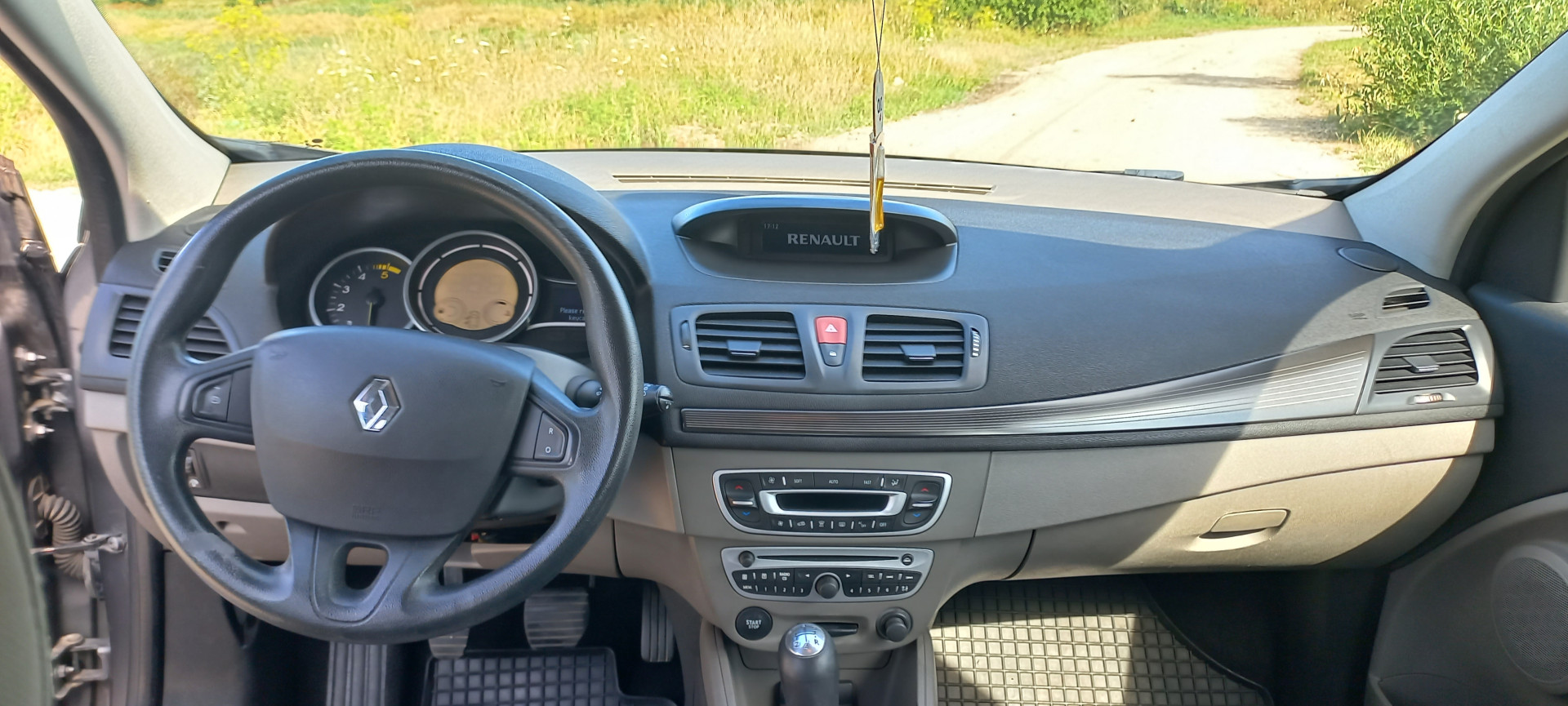 Cumpara/ Vinde online Renault  Megane 2010 SH, la cel mai bun pret pentru tine!