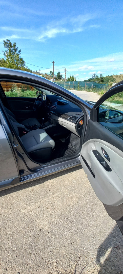 Cumpara/ Vinde online Renault  Megane 2010 SH, la cel mai bun pret pentru tine!