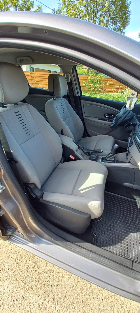 Cumpara/ Vinde online Renault  Megane 2010 SH, la cel mai bun pret pentru tine!