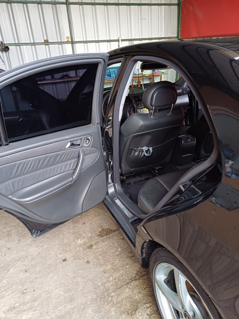 Cumpara/ Vinde online Mercedes-Benz C 270 2005 SH, la cel mai bun pret pentru tine!