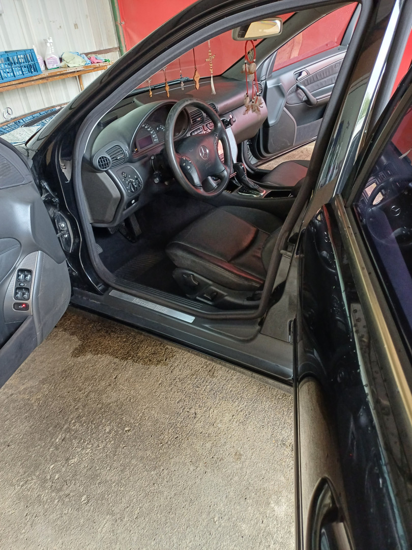 Cumpara/ Vinde online Mercedes-Benz C 270 2005 SH, la cel mai bun pret pentru tine!