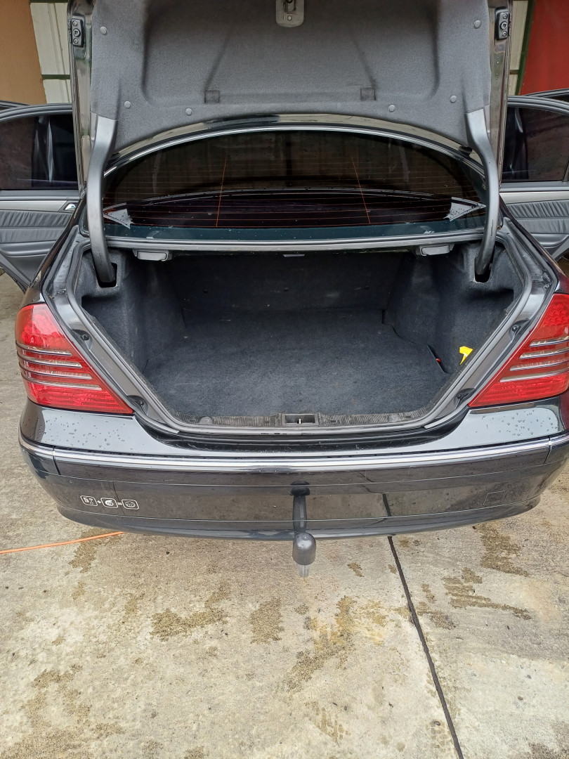 Cumpara/ Vinde online Mercedes-Benz C 270 2005 SH, la cel mai bun pret pentru tine!