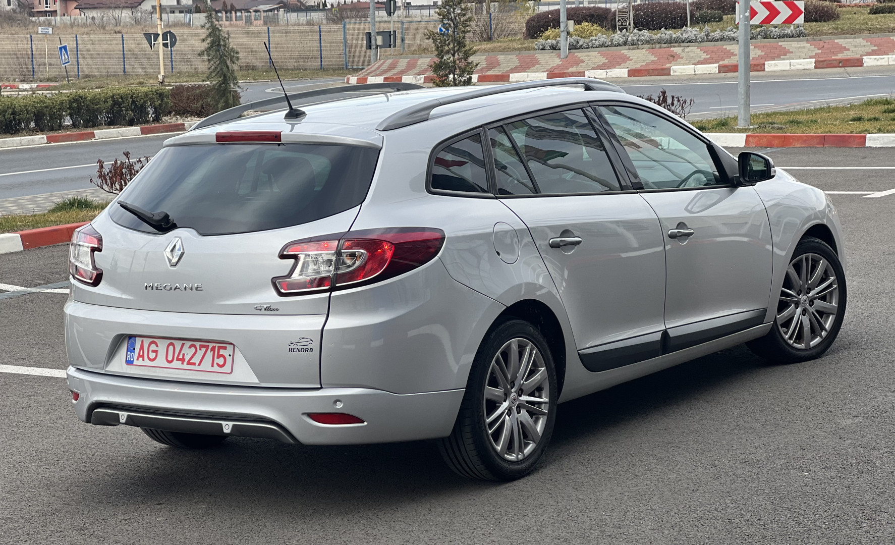 Cumpara/ Vinde online Renault  Megane 2011 SH, la cel mai bun pret pentru tine!