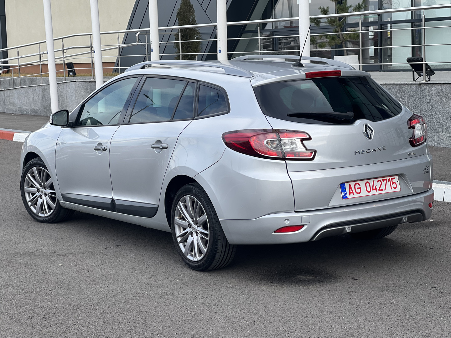 Cumpara/ Vinde online Renault  Megane 2011 SH, la cel mai bun pret pentru tine!