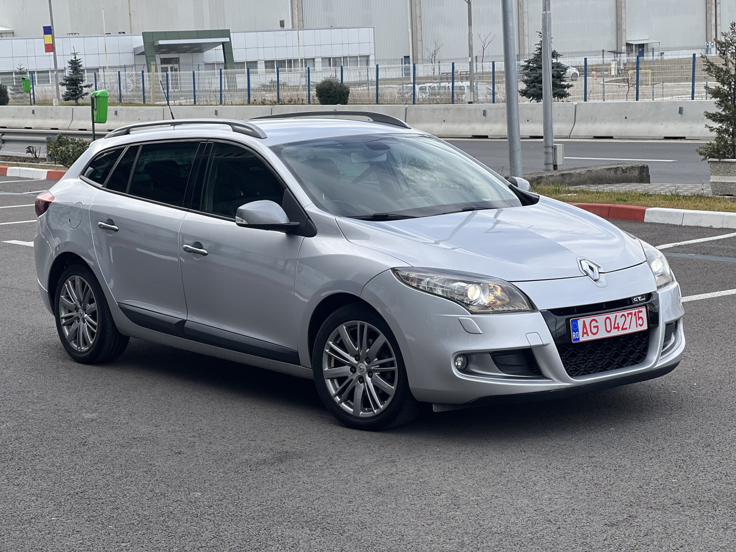 Cumpara/ Vinde online Renault  Megane 2011 SH, la cel mai bun pret pentru tine!