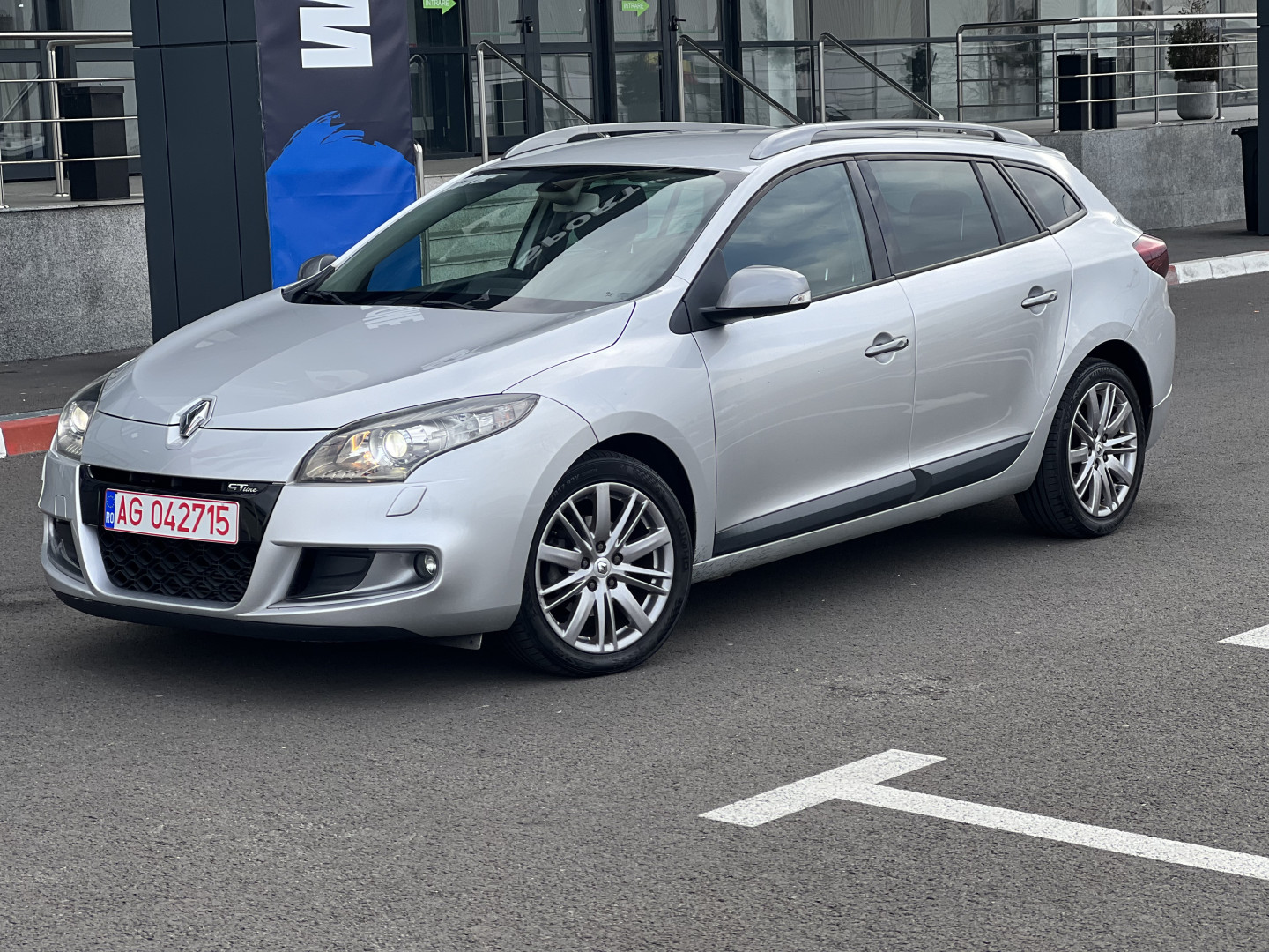 Cumpara/ Vinde online Renault  Megane 2011 SH, la cel mai bun pret pentru tine!