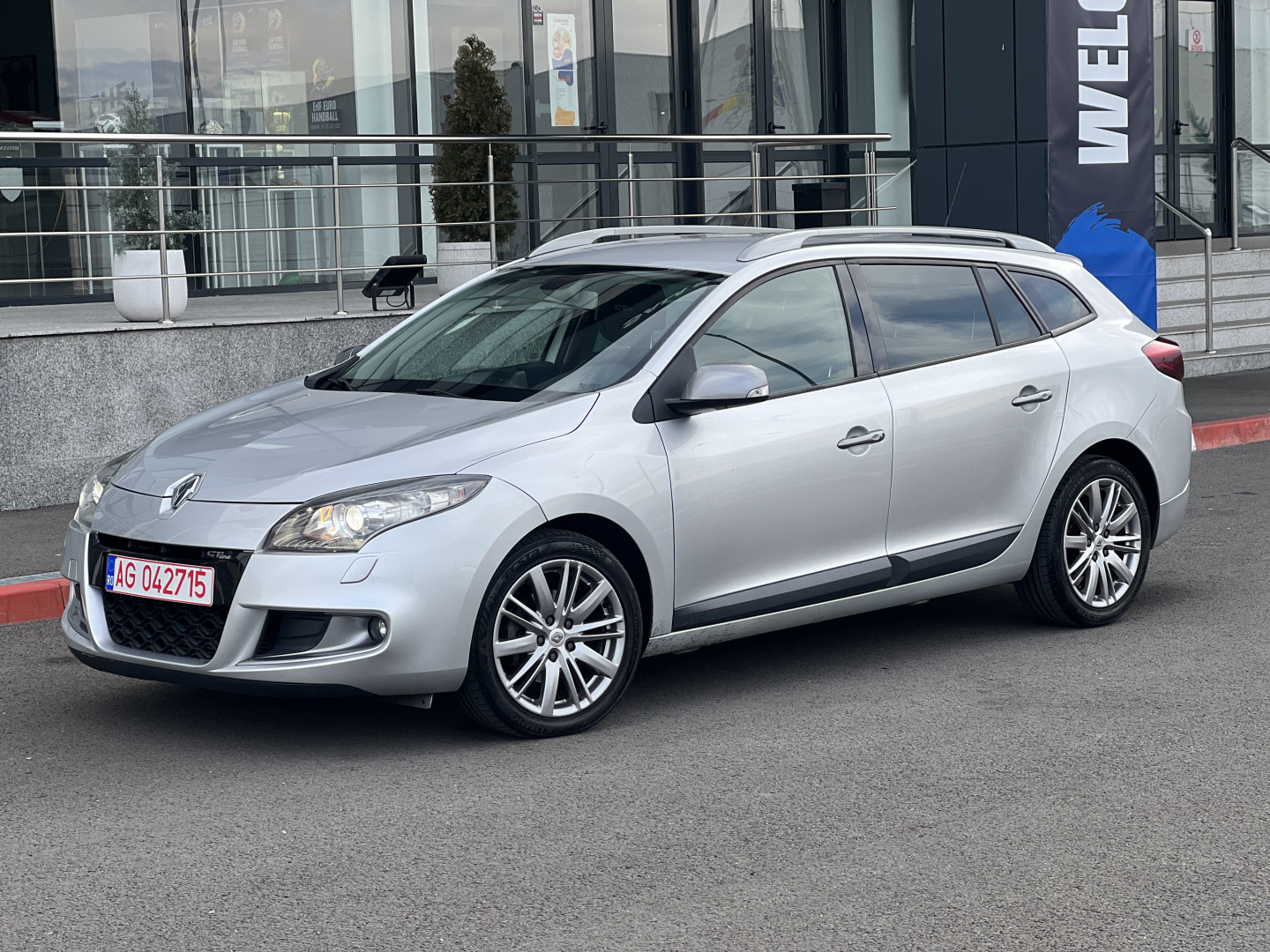 Cumpara/ Vinde online Renault  Megane 2011 SH, la cel mai bun pret pentru tine!